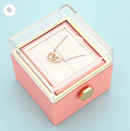 Caixa com Rosa Eterna & Colar Gravado